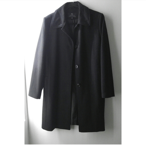 ❌SOLD❌Gallery Black Wool Coat - Picture 6 of 9